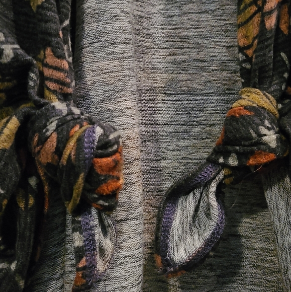 LLR LuLaRoe Sarah Cardigan Duster Floral Pattern w Stripes XL - Picture 5 of 6